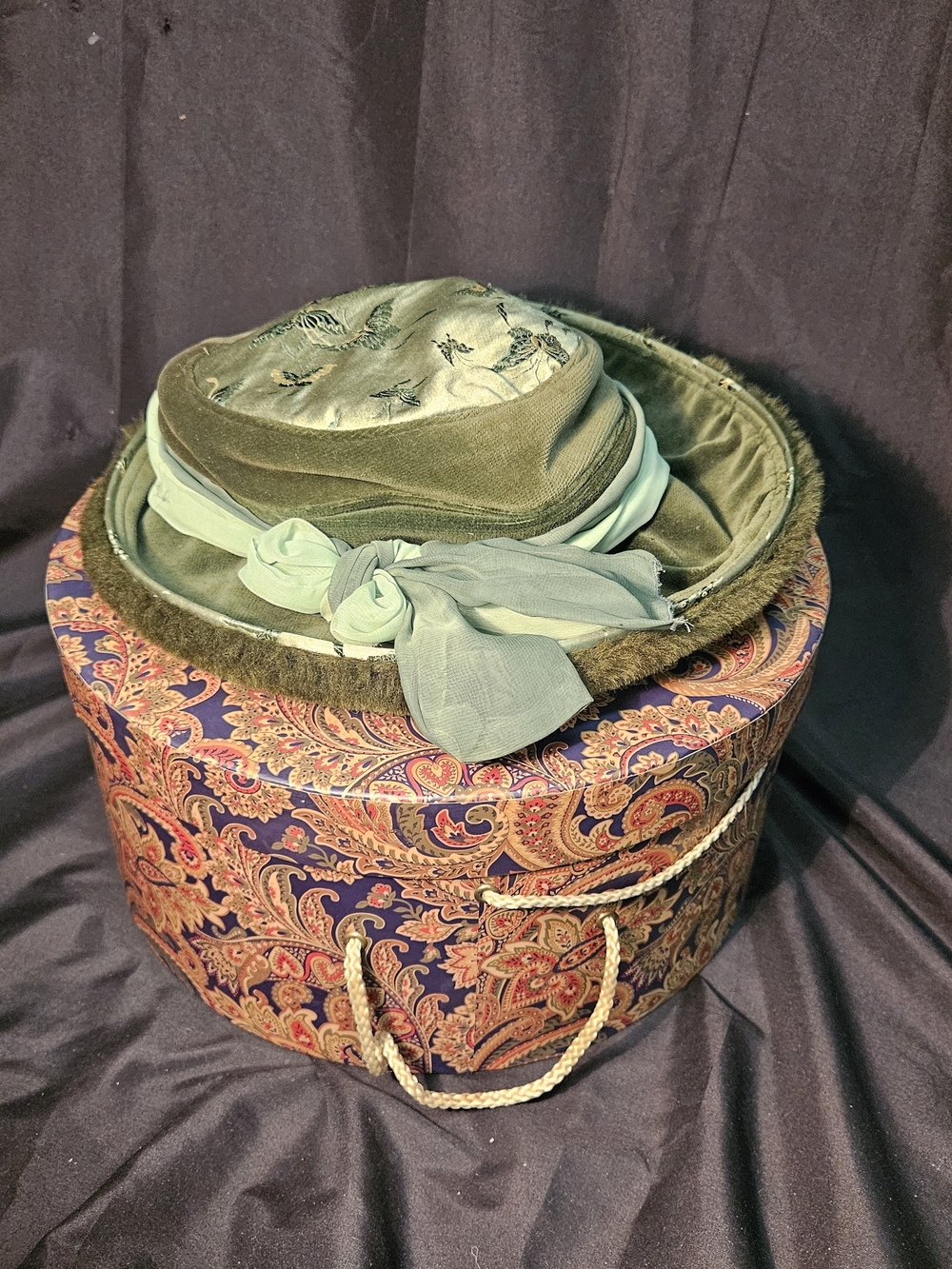 A114 Vintage Hattitude Olive Green Velvet Hat with Chiffon Band & Hat Box